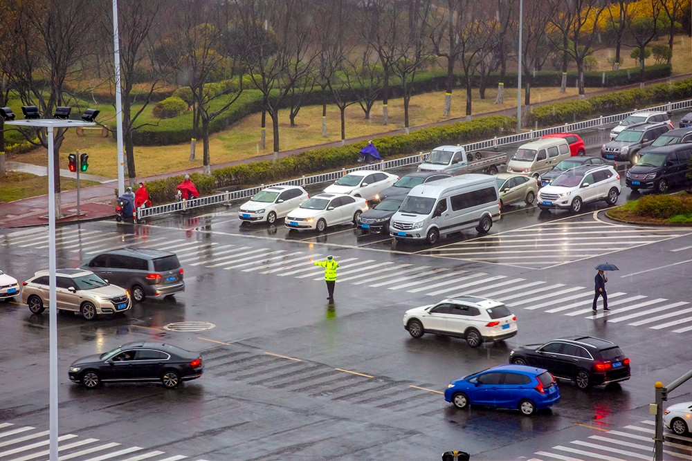 《執勤》 徐金英攝.jpg