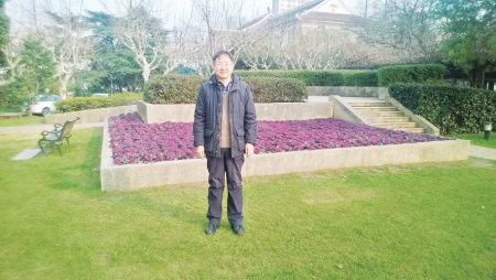 湯善健：數學守望者