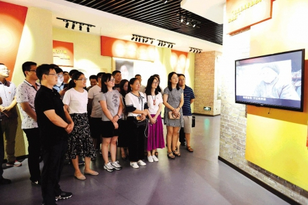 實地觀摩學習 接受本色教育